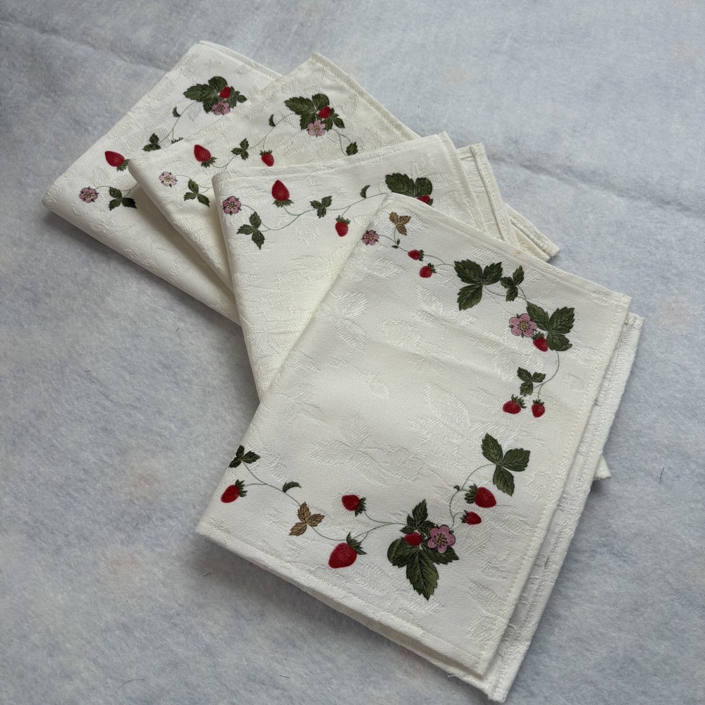 Lot (4) WEDGWOOD Placemats Wild Strawberry Embroidered Cream Cotton Vintage